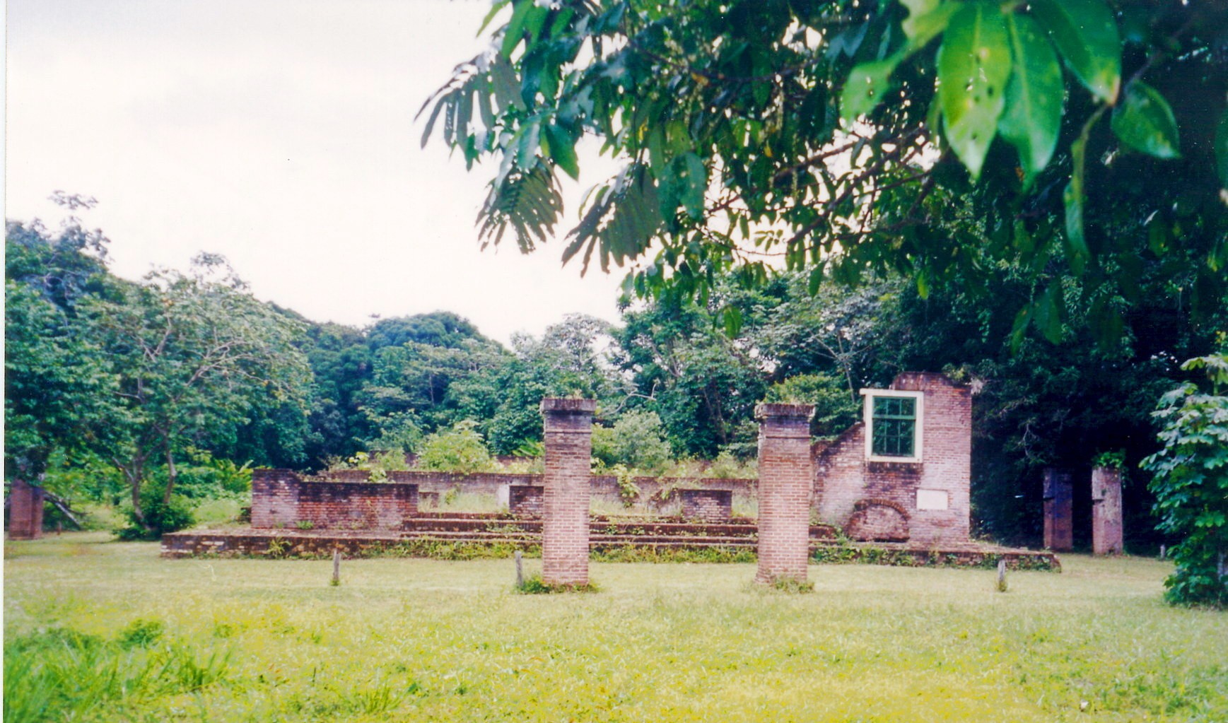 ヨルサファナの考古学的遺跡：ヨルサファナの入植地とカシポラ・クリークの墓地