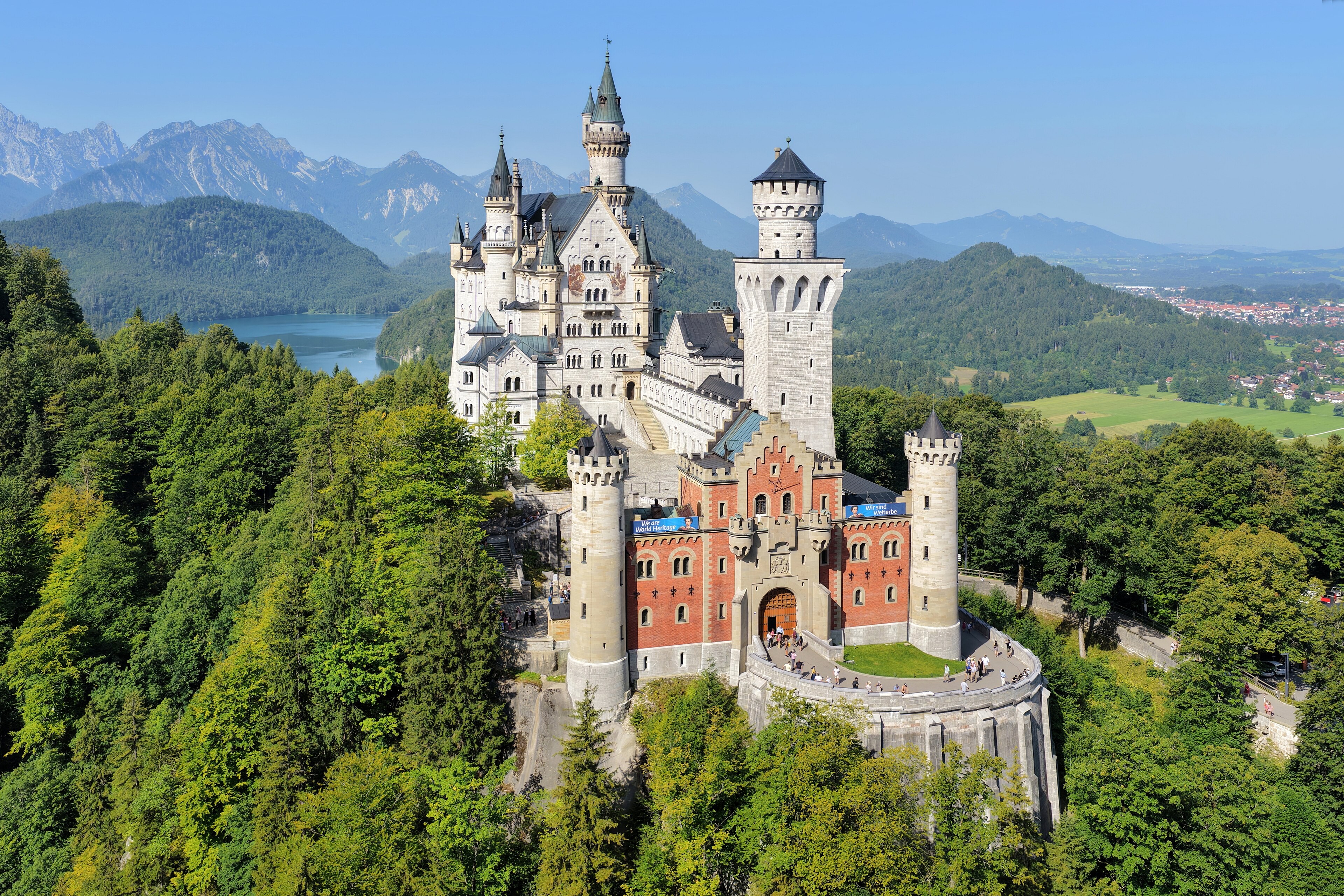 バイエルン王ルートヴィヒ2世の宮殿群：ノイシュヴァンシュタイン城、リンダーホーフ城、シャッヘン城、ヘレンキームゼー城