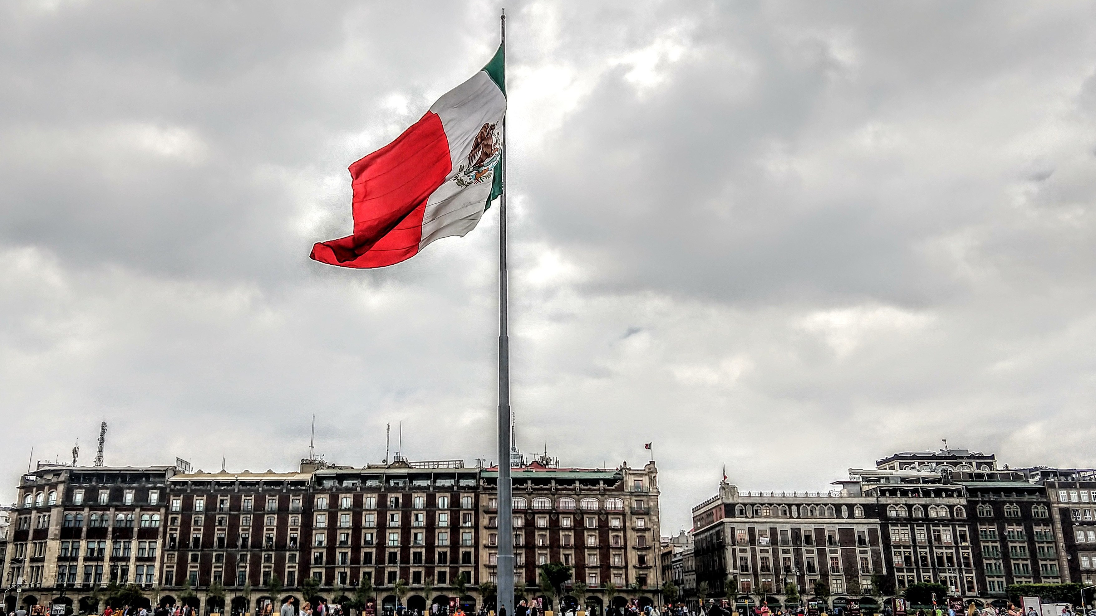 メキシコシティ歴史地区とソチミルコ